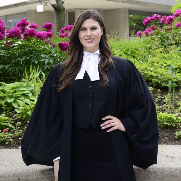 Meet your Posher, Selina - Picture 1 of 1